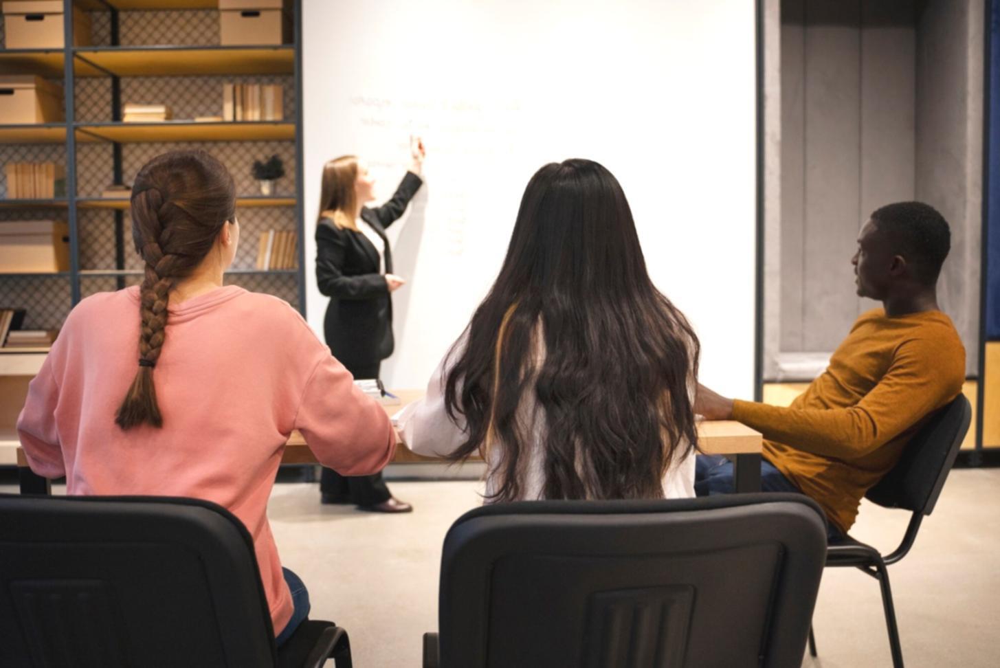 Enfoque educativo centrado en hábitos financieros sostenibles